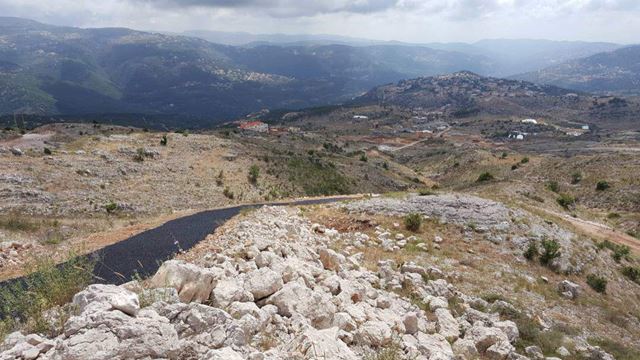 أرض بإطلالة على الجبل للبيع في الزعرور، المتن - صورة 3