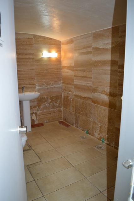 Showroom for rent in Zalka, Metn - photo 3