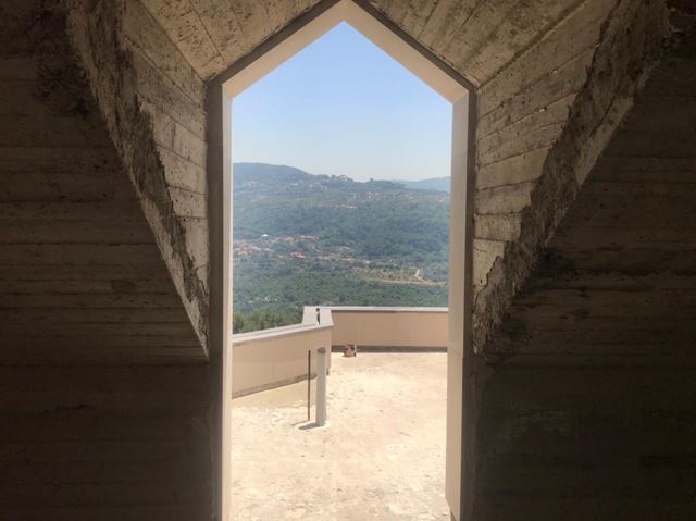 Apartment with a terrace for sale in Baabdat, Metn - photo 2