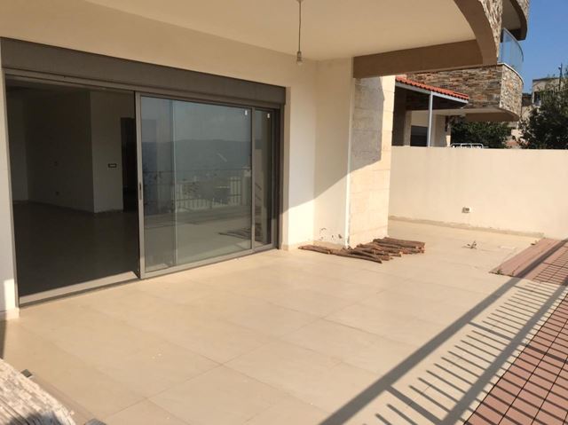 Apartment with a terrace for sale in Broumana, Metn - photo 2